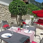 Apartamento Oscha By Interhome
