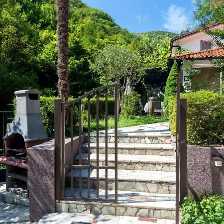 Oscha By Interhome Lovran