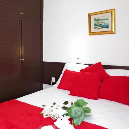 Oscha By Interhome Lovran